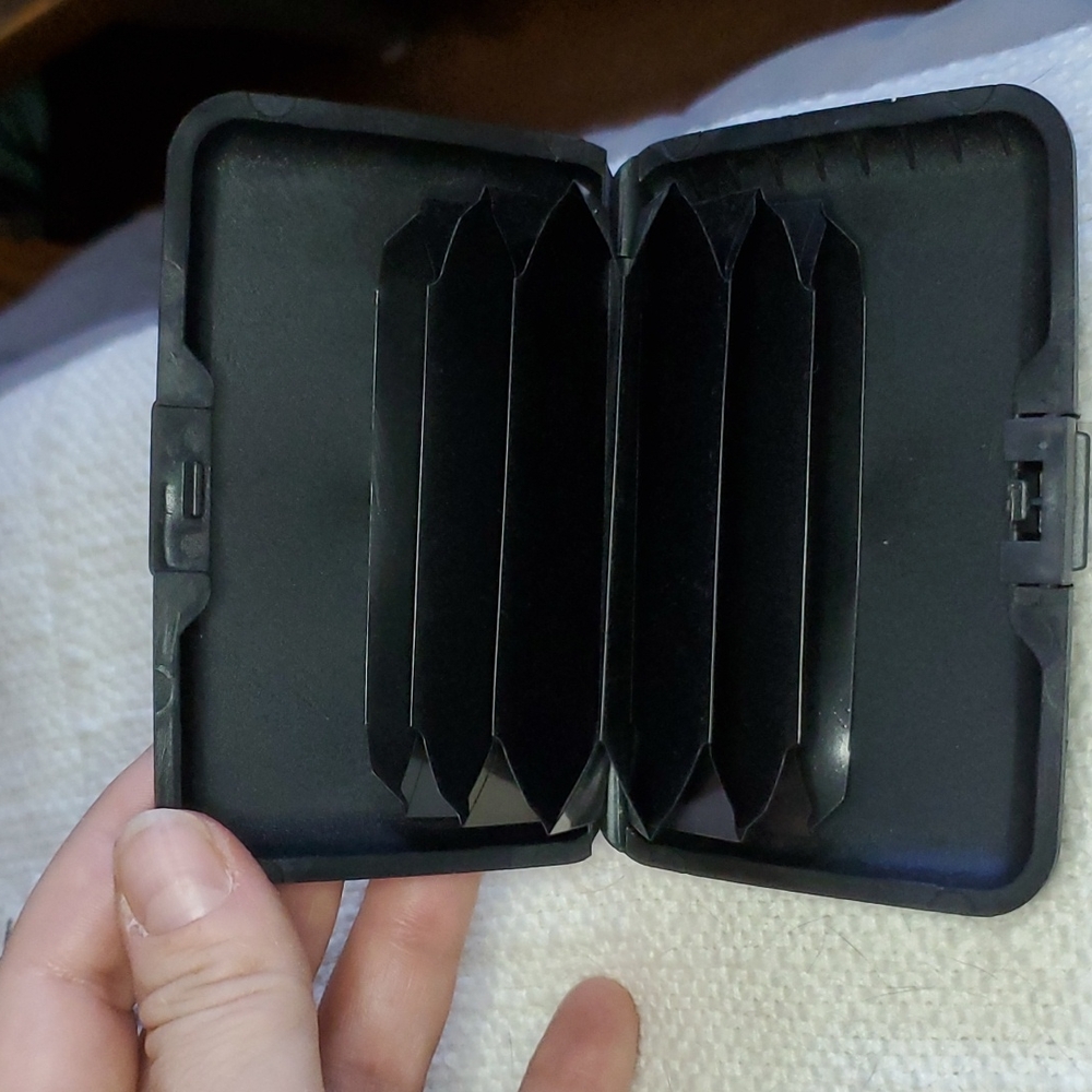 Discreet Mini Wallet - Picture 2 of 5